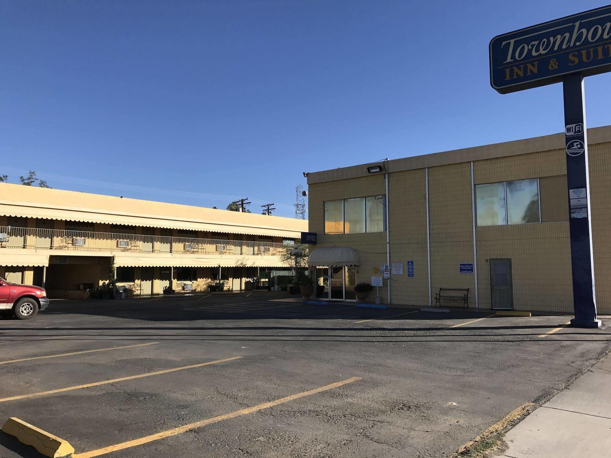 Townhouse Inn And Suites Brawley Exteriér fotografie